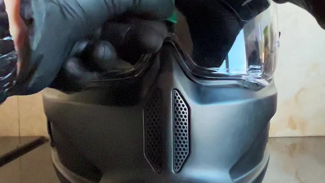 How to stop your Motorcycle helmet visor from fogging up