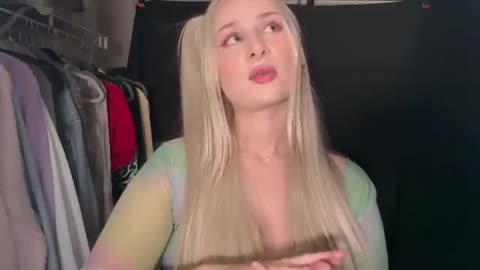 You’re lonely? Come in my Closet - ASMR