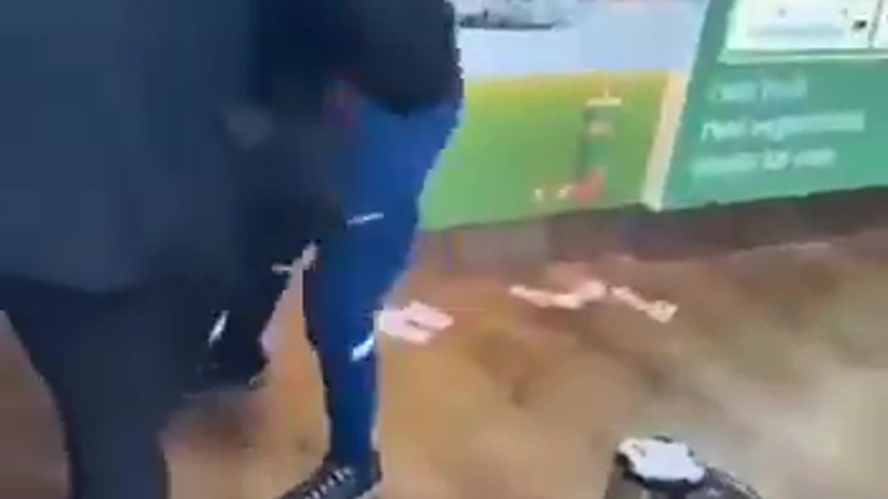 How Did He Miss from That Close?! | Street Fight Fail