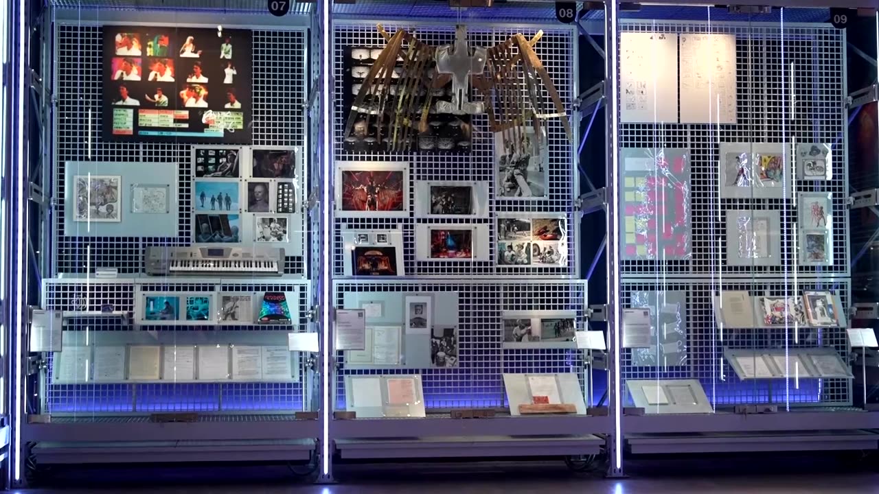 'Polymath' David Bowie's archive to open in London V&A center