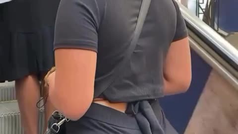 More ass shaking goodness for my exhibitionist biass