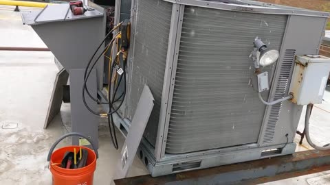 Carrier / Bryant Economizer and No Mechanical Cooling