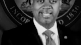 More footage of the Newark mayor being arrested at ice facility