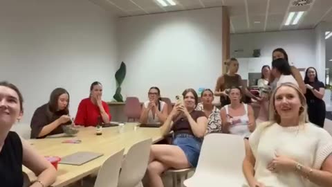 Munkahelyi táncikálás