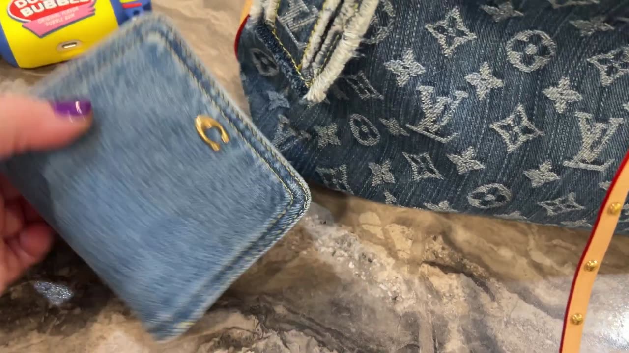 What’s in my Denim CarryAll Shoulder Bag. Super Cute!