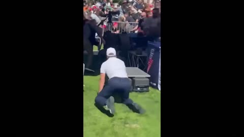 Hãy dừng những gì bạn đang làm và cầu nguyện cho Charlie Kirk 🙏🙏🙏