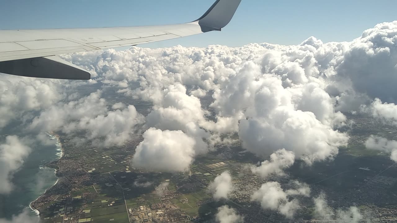 ✈️ Takeoff of a Boeing 737-800 from Algiers Airport | Clear Skies & Smooth Departure