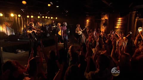 Wagon Wheel (Old Crow Medicine Show cover) - Darius Rucker (live)