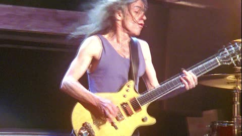 Girls Got Rhythm - AC⚡DC (live)