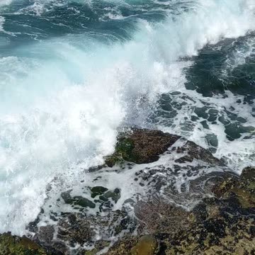 Classic Crashing Waves at La Jolla #beach #waves - San Diego California - #shorts NATURE