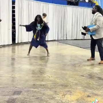 This new graduation celebration trend -_-