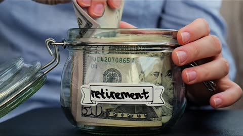 Bank Failures and Retirement Risk