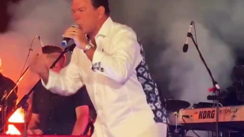 BRET BAIER AIN'T LETTIN' NOTHIN' RUIN HIS WEEKEND!!!🤣🇺🇸🥳🥳🥳