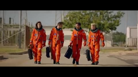 One Direction - Drag Me Down (Official Video)