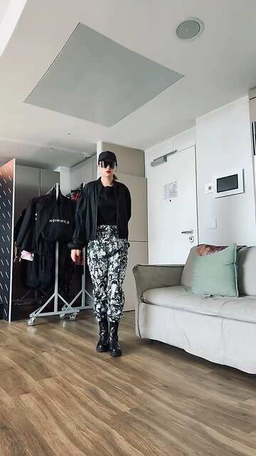 初秋穿这一套不要太帅吧 😎🫶 我给咱们战友试穿一下 😎😎