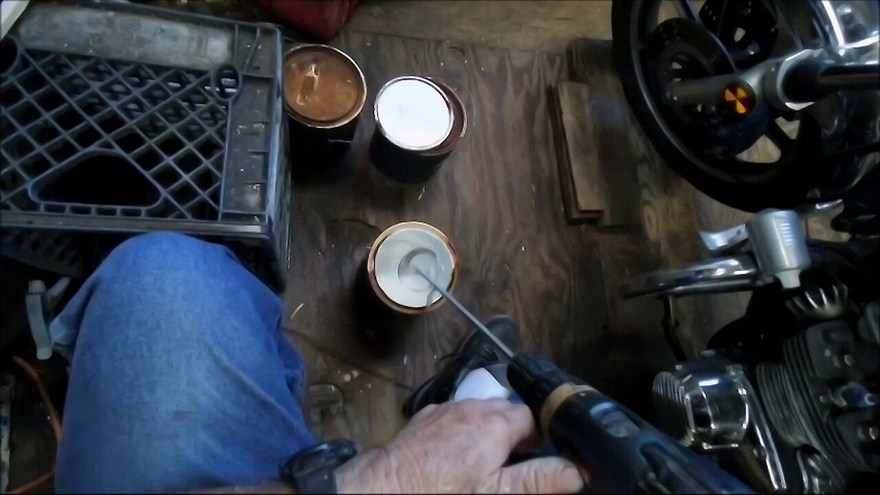 Mixing paint for the door