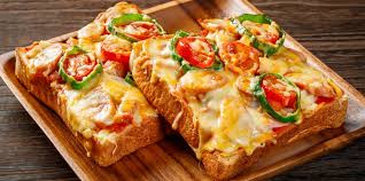 Toast Bread turns into perfect pizza 🍕