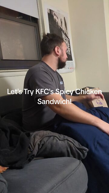 Trying KFC's Spicy Chicken Sandwich!