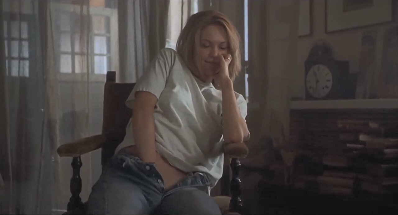 Married Woman Secretly Starts Having Affair With A Guy But It's Too Late To Stop-BehzadMovieRecap