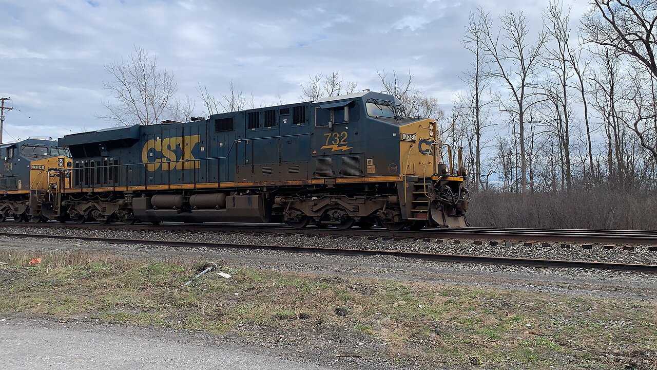CSX Train engine 732 and 734