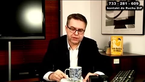 Maciej Maciak - człowiek rozkładający fakty na części pierwsze.