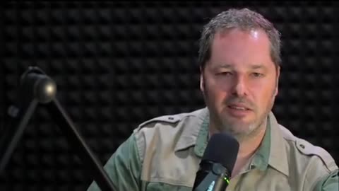 S.African man explains the genocide of white people going on there