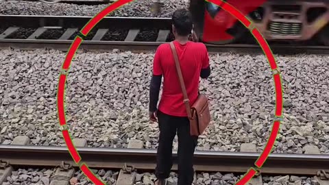 A man jump frant of the train,,😭😭