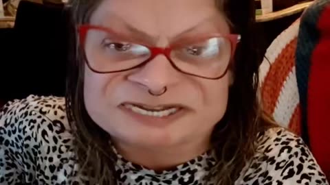 STSPOD's Aunt Cheryl has a "wasper" problem !