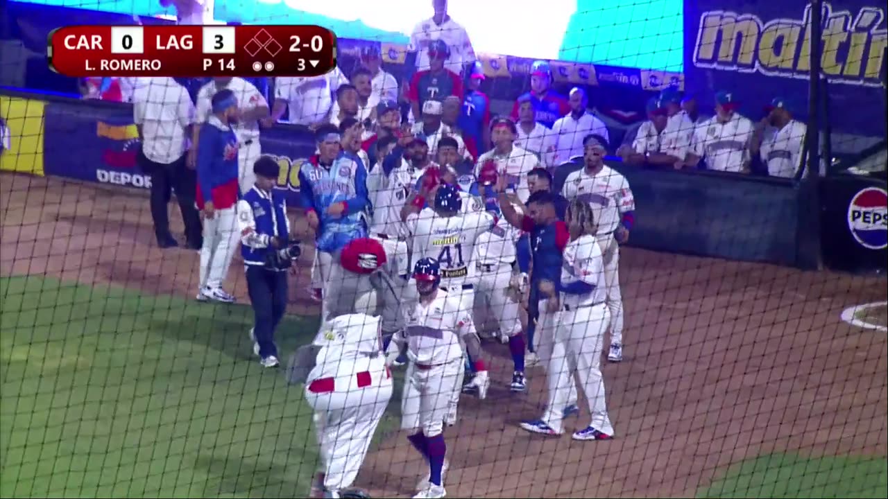 Daniel Montaño sacudió el primero