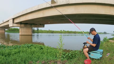 Bream Spin Fishing in Lake Weed Beds