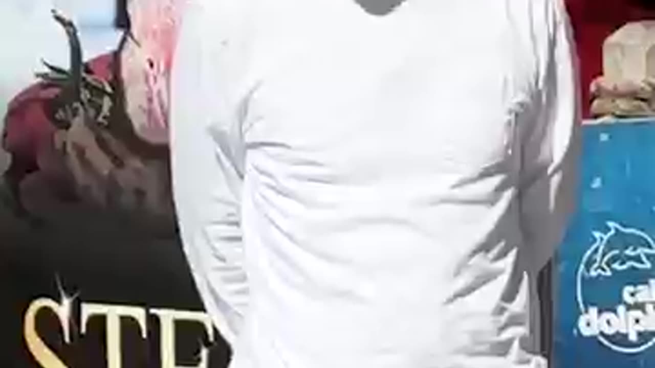 Find this stranger , win 10,000$