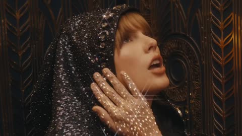 Taylor Swift - Bejeweled (Official Music Video)