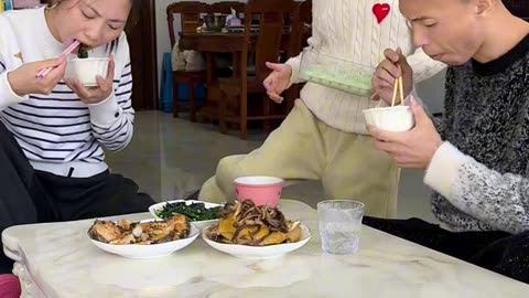 My Daughter’s Homemade Ice Cubes Are My New Favorite Snack 😂❄️