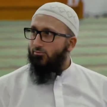 Australian students are taken to mosques where a bearded imam explains that Sharia law