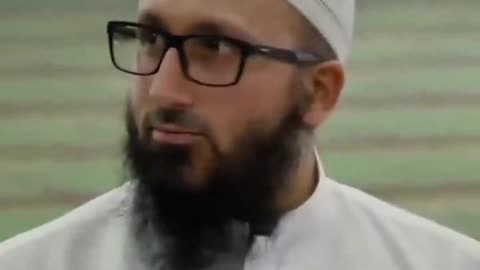 Australian students are taken to mosques where a bearded imam explains that Sharia law
