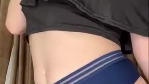 Beautiful girl with sexy ass dance on live