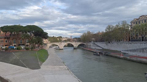 Walking towards Travestere, April 1, 2025