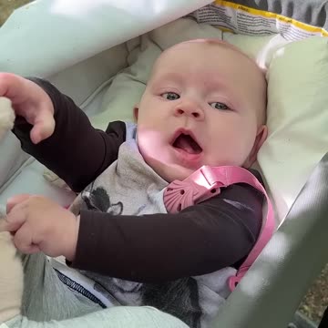 baby kayla’s playful foot moments! 🦶💖