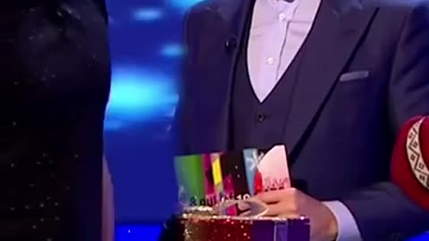 😂🧅 You Won't Believe What's Inside the Box! Carrot Fail | FunFM