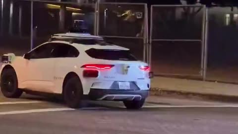 Waymo Robotaxi Carrying Passengers Drives Directly Into Active Police