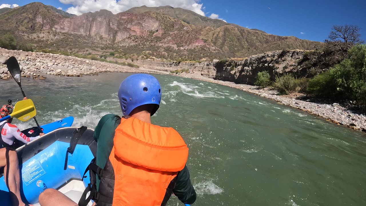 Flipping a kayak in Pachachaca River #Yaca #Apurimac #Peru
