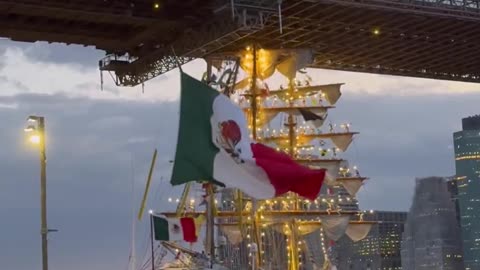 Massive ship with Mexican flags just hit the Brooklyn Bridge