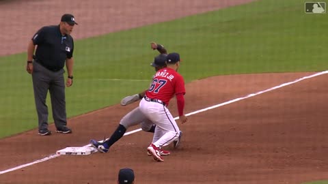¡Ronald Acuña Jr. con un tiro de 301 pies!