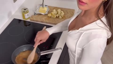 #cooking #british #brunette #dessert#Banana #pudding
