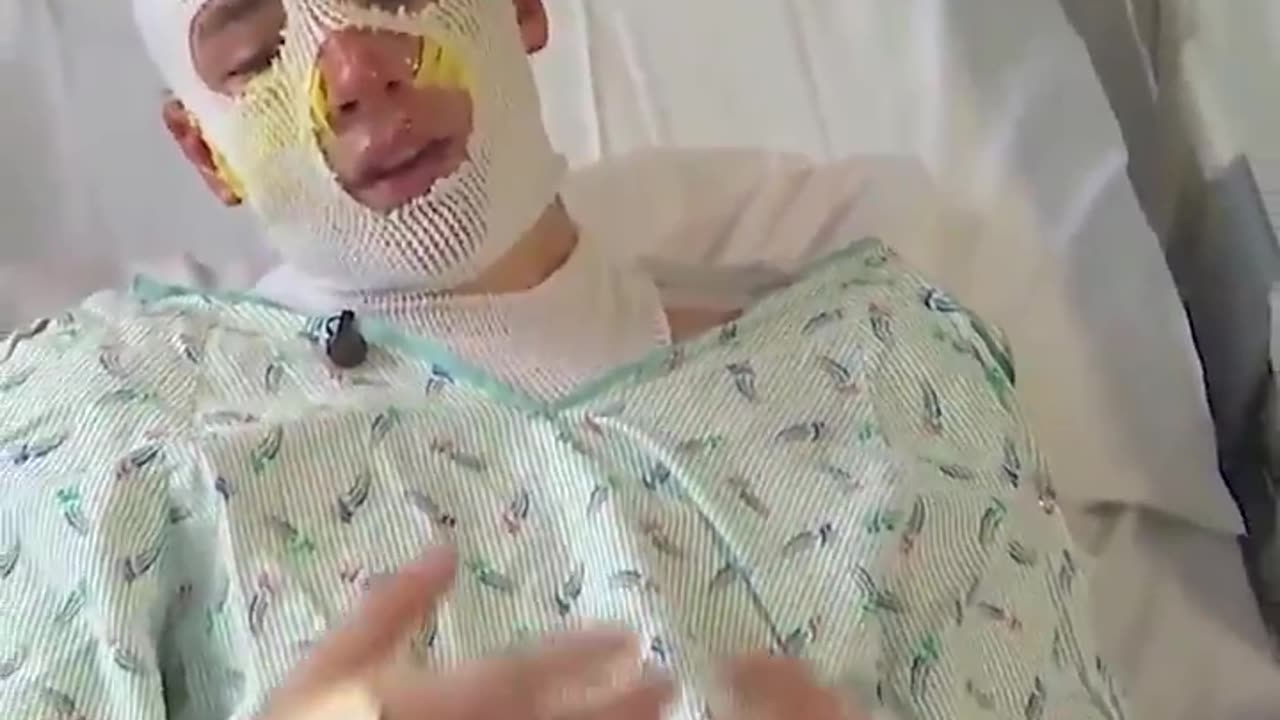 20-year-old Derrick Byrd charges back into a raging house fire