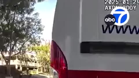 Man grabs OC cop's gun before he’s fatally shot, video shows