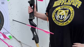 🏹 Recurve Bow Slow Motion – Bullseye at Barefoot Bushcraft
