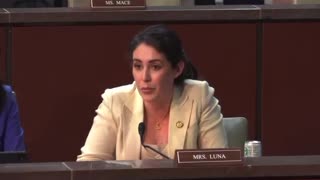 Anna Paulina Luna destroyed Gov Tim Walz for his scheduled Speech at a “No Kings” Rally