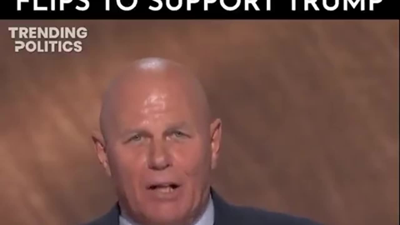 Crowd goes wild after top union democrat flips to support for Trump