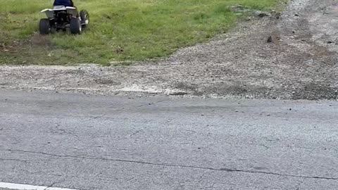 Man Runs From APD